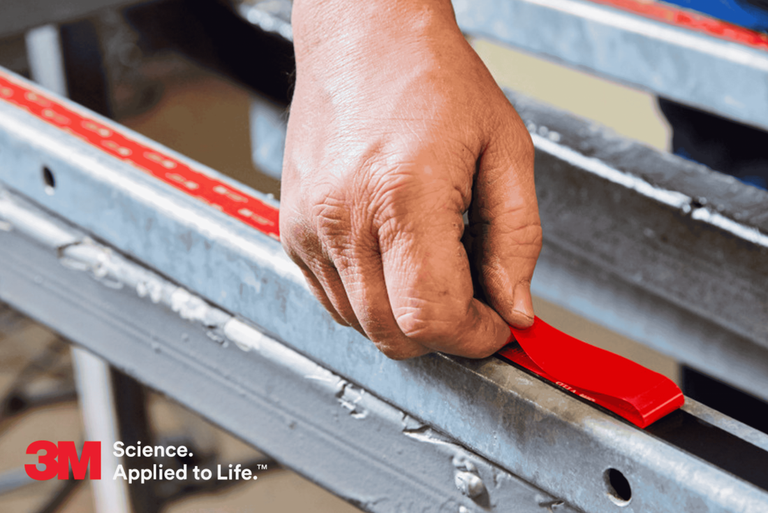 Unión y Sellado en Entornos Exigentes con las Cintas 3M™ VHB™ 5915F, 5925F y 5952F